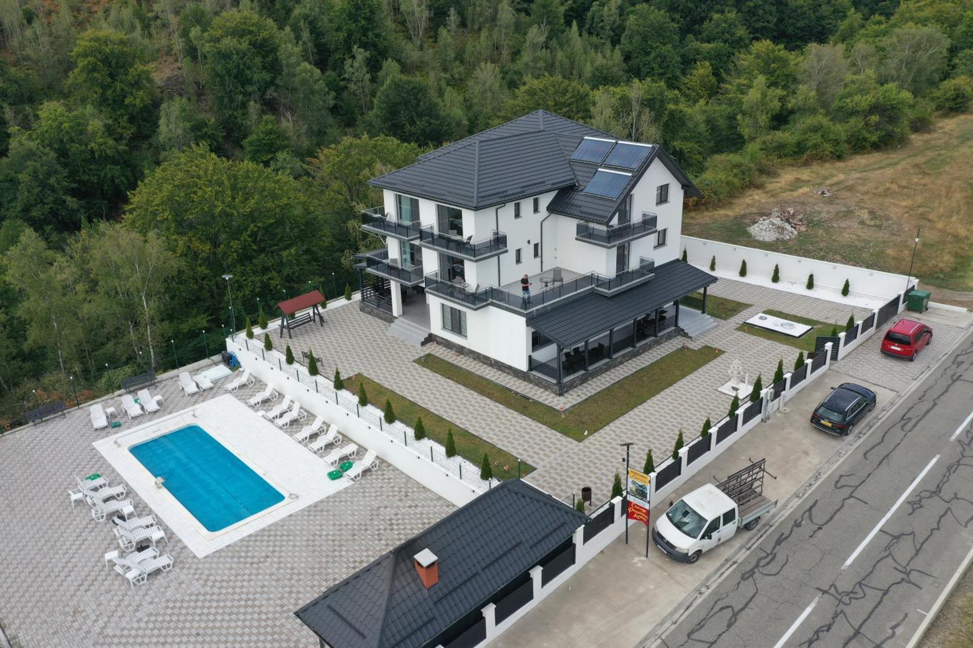 Casa De Vacanta Larisa Novaci-Străini 외부 사진
